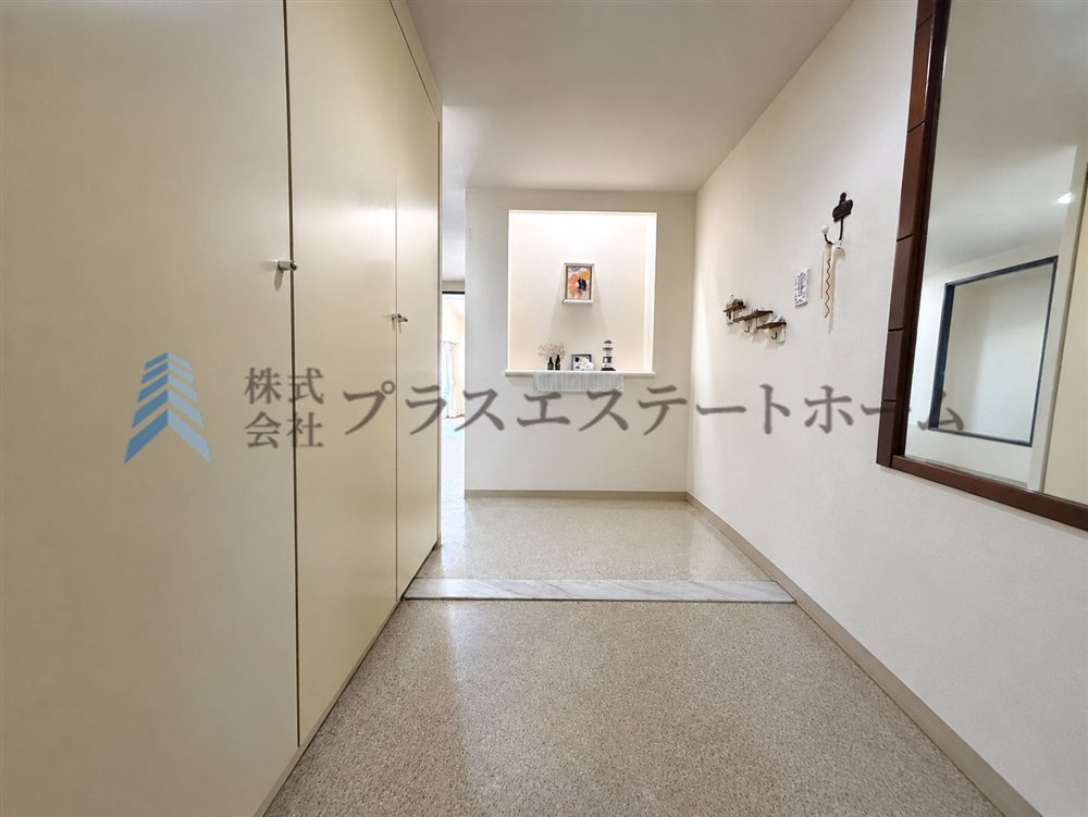 人を迎え入れる最初の場所だからこそ清潔感があり纏まった空間に♪画像は調度品を消去する加工をしています