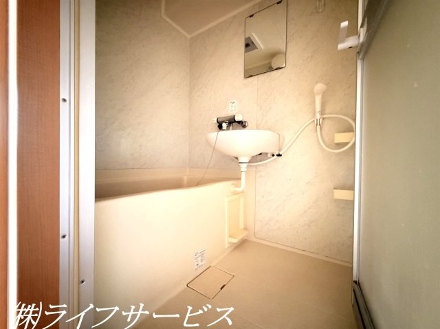浴室／洗面台がございます