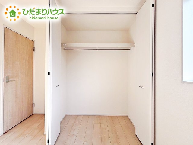 全室にクローゼットが付いていて、お部屋の住空間もスッキリ広々つかえそうです(^^)/