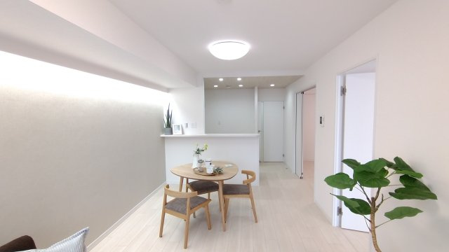 対面式のキッチンですので、ご家族との会話を楽しみながら食事の準備が出来ます。