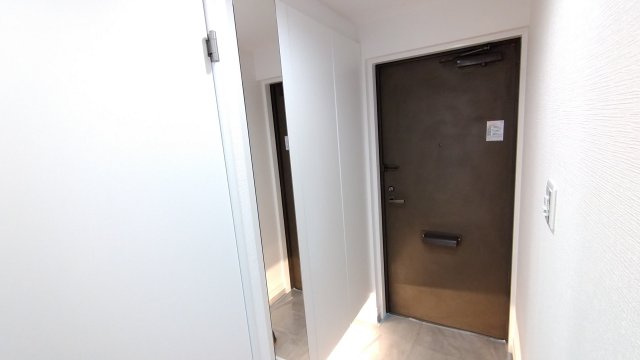 玄関は収納スペースもしっかり確保　いつもきれいな玄関を保つことができます