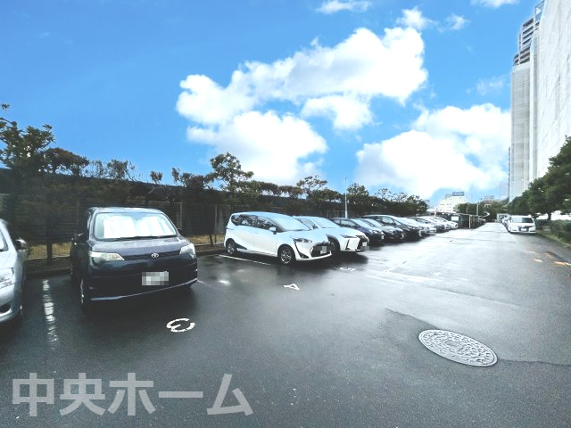 【敷地内駐車場】最新の空き状況や費用などの詳細は担当スタッフまでお問い合わせください。