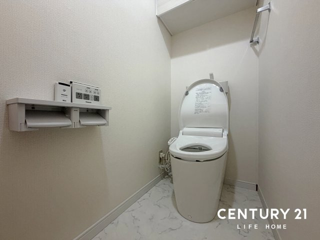 清潔感のあるトイレです