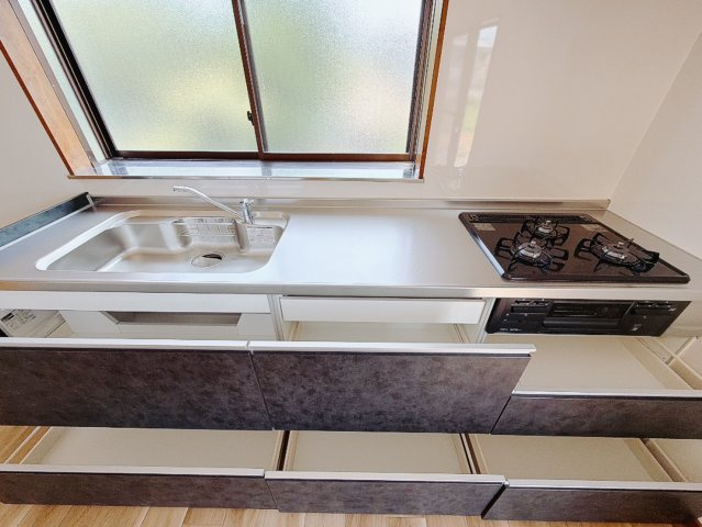 ■キッチン｜全スライド式収納キッチン♪お皿や鍋の出し入れもラクラクです（＾＾）！