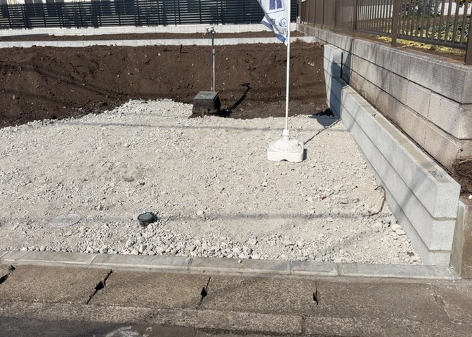 物件の詳細については、現地を見てわかること以外に、役所や法務局などで調べないとわからないことがあります。そのため、現地に行く場合は、もしこの物件を買ったらどのような生活ができるかをイメージしましょう。