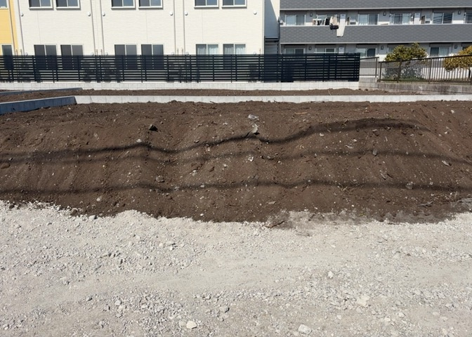 家を建てる前提で土地を探している場合、地盤の丈夫さは譲れない条件の一つです。地盤が脆弱だと追加工事が必要となります。また、過去に地盤沈下や液状化現象を起こした土地は、できるだけ避けた方がいいでしょう。