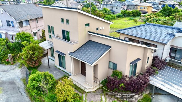 東から南、西まで1日中明るい部屋で生活できます