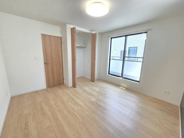 2階8帖の洋室