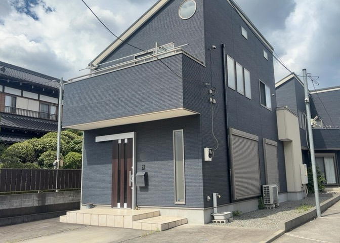 隣家の土地はどうなっているのか、生活利便施設が近くにあるのか、学校まで近いかなど、お客様のライフスタイルにあわせたイメージが重要です。また、近くにあると困る施設が近くにないかも確認するといいでしょう。