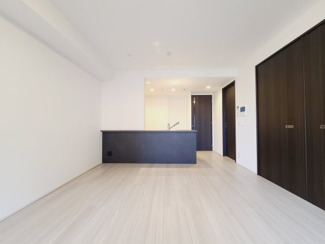 〇叶えたかったのは落ち着きのあるナチュラルな風合い。そして開放感があるリビング。優雅な気分に浸れる幸せな時間をこの空間で。