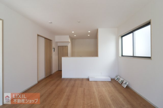 【ダイニング】現地完成写真。家族でくつろげるダイニングです。