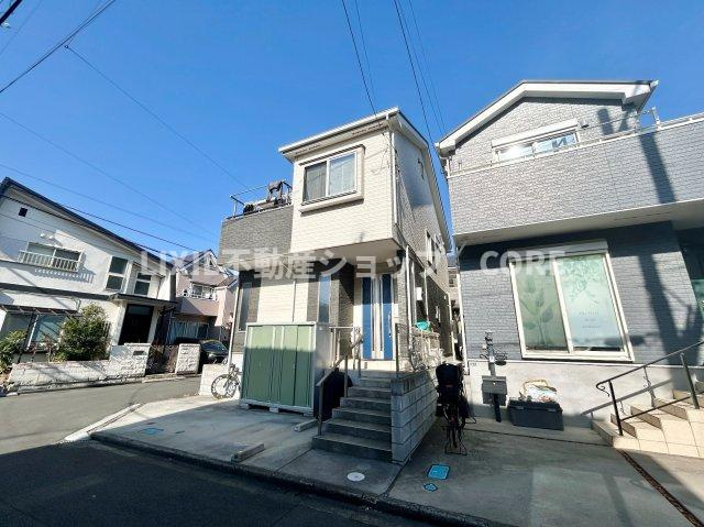 閑静な住宅地に馴染む落ち着いた色合いの外観。一度、是非、現地をご見学ください。