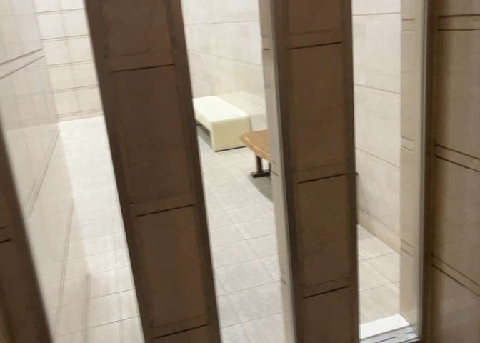 住民の方々が寛げる共用ラウンジスペースです。広々とした高級感のある空間で、ちょっとした歓談や待ち合わせ場所としても活用していただけます。スケールメリットを活かした共用施設が魅力的で生活が潤います。