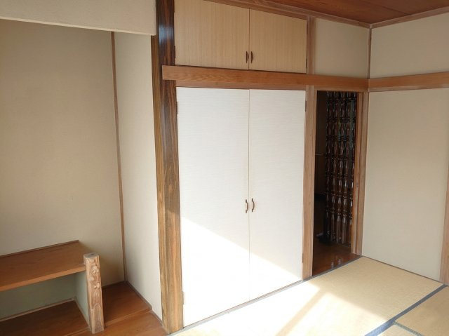 残地家具を消しています　広い収納もあります