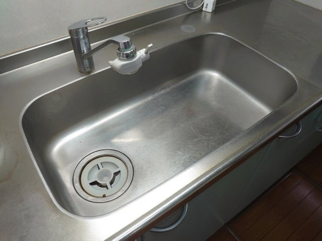 残地家具を消しています　広いシンクなので大量の洗い物も一度でできます