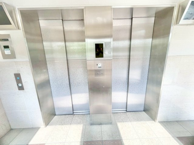 エレベーター2基あり