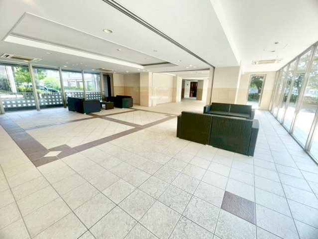 清潔感のあるエントランス