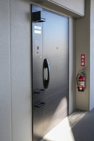 タッチキーの玄関です
