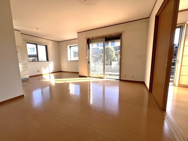 14.5帖のLDK。洋室と一体利用で広く使えます。