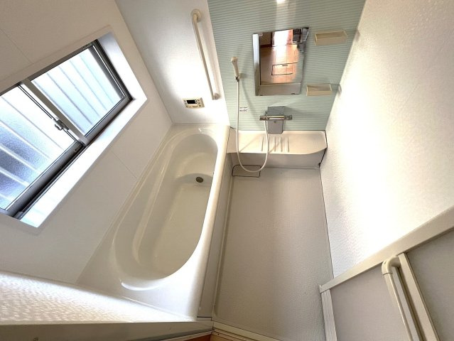 追焚き付きの一坪風呂でゆっくりとくつろげます。