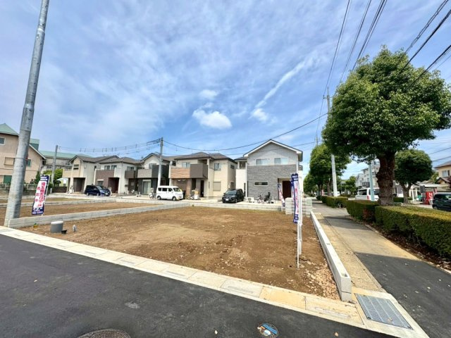 ■A区画　■自由設計で理想の住まいを実現できる注文住宅用地！　■現地と合わせて当社施工現場のご見学も可能です！　■花田小学校まで徒歩2分(約160ｍ)・中央中学校まで徒歩15分（約1200ｍ）