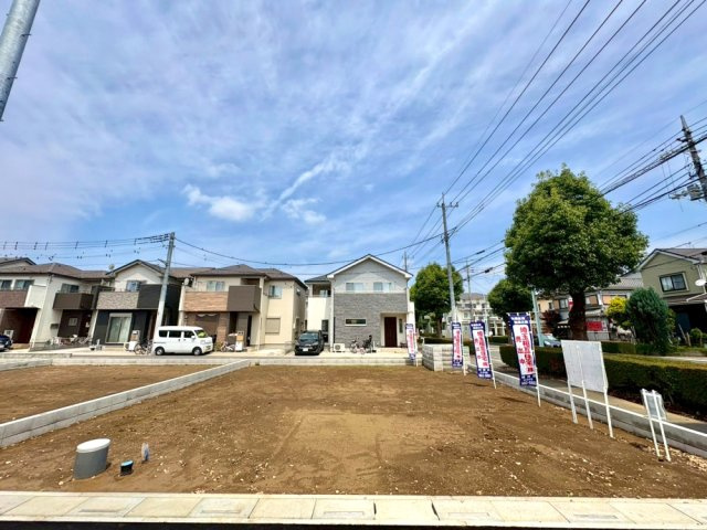 ■A区画　■自由設計で理想の住まいを実現できる注文住宅用地！　■現地と合わせて当社施工現場のご見学も可能です！　■花田小学校まで徒歩2分(約160ｍ)・中央中学校まで徒歩15分（約1200ｍ）