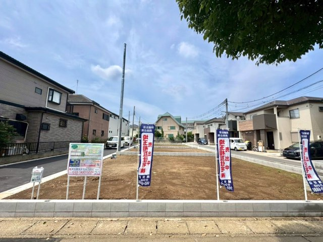 ■A区画　■自由設計で理想の住まいを実現できる注文住宅用地！　■現地と合わせて当社施工現場のご見学も可能です！　■花田小学校まで徒歩2分(約160ｍ)・中央中学校まで徒歩15分（約1200ｍ）