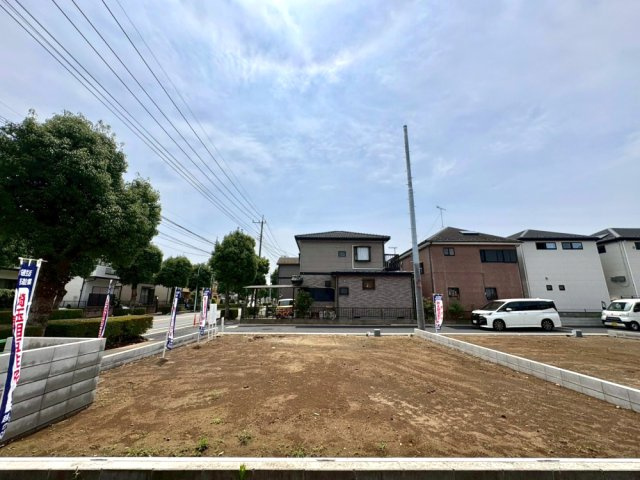■A区画　■自由設計で理想の住まいを実現できる注文住宅用地！　■現地と合わせて当社施工現場のご見学も可能です！　■花田小学校まで徒歩2分(約160ｍ)・中央中学校まで徒歩15分（約1200ｍ）