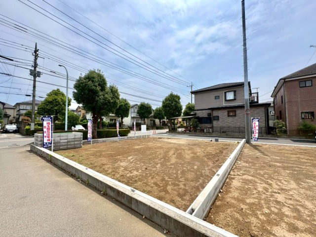 ■A区画　■自由設計で理想の住まいを実現できる注文住宅用地！　■現地と合わせて当社施工現場のご見学も可能です！　■花田小学校まで徒歩2分(約160ｍ)・中央中学校まで徒歩15分（約1200ｍ）
