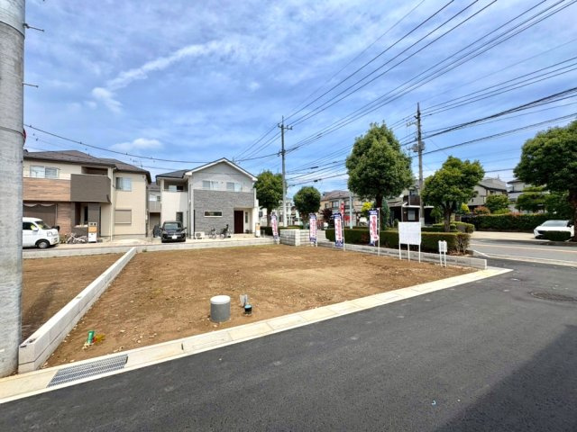 ■A区画　■自由設計で理想の住まいを実現できる注文住宅用地！　■現地と合わせて当社施工現場のご見学も可能です！　■花田小学校まで徒歩2分(約160ｍ)・中央中学校まで徒歩15分（約1200ｍ）