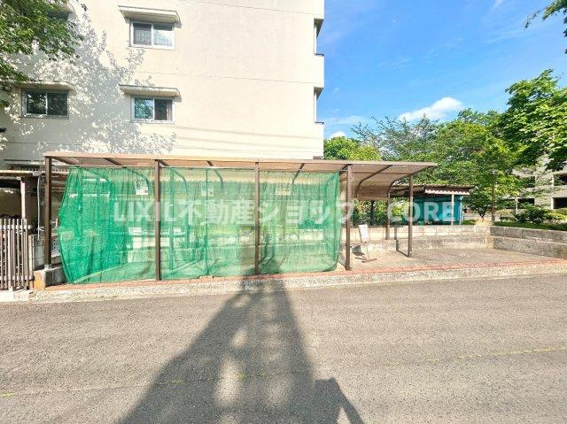 共有部分は、住民なら誰もが使える設備のこと。例えば廊下・外部階段やエントランス・ゴミ置き場などがあります。