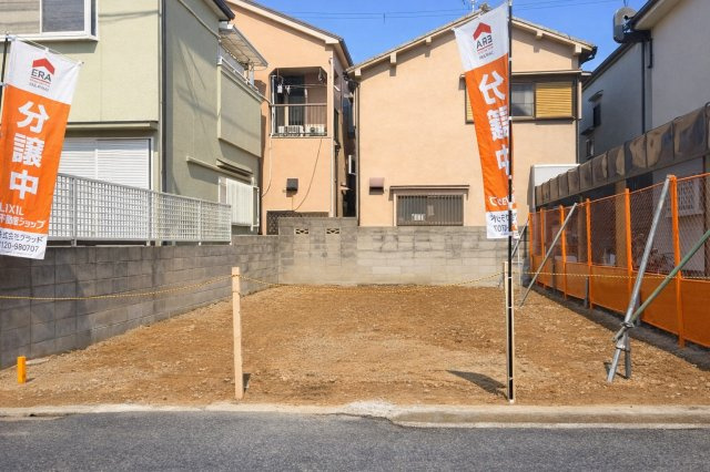 前面道路含む現地写真です