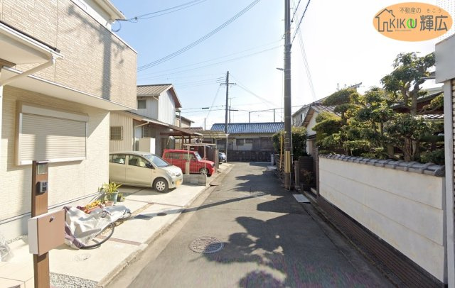 前面道路は広々としておりますので、お車の運転が苦手な方でも安心ですね。