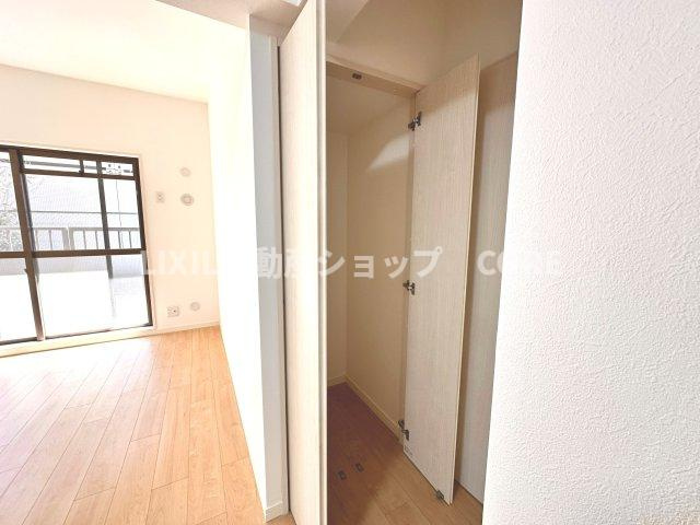 暮らしの心地を大きく左右する収納を適材適所に配置し、使い勝手を考慮しました。