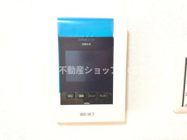「見える安心」をカタチにしました。誰が来てもわかる様にモニター付きインターホン！
