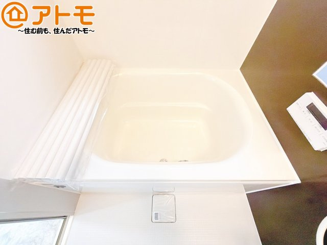 ボタンひとつで湯張りのできるオートバスは、追い炊きも給湯温度の変更も楽々♪