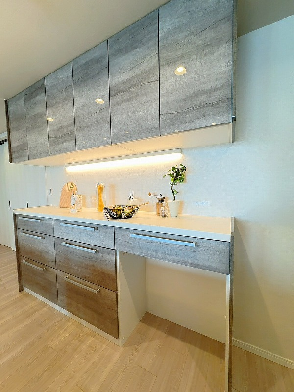 収納力のあるカップボード