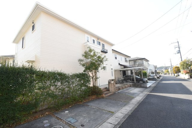 外壁塗装・屋根塗装・バルコニー防水完了！