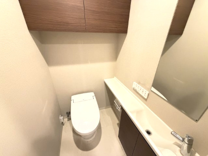 プライバシーへの配慮や動線、落ち着いた空間となる様、全体的な配置にこだわって設計されております。