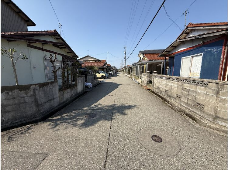 東側道路