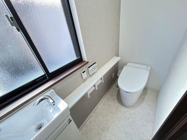 タンクレストイレ　手洗い器
