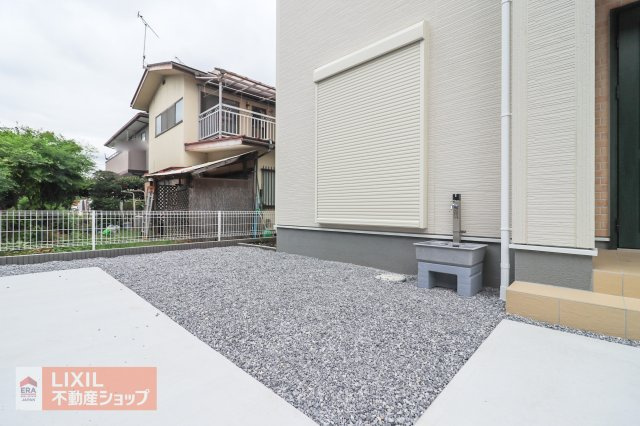 【お庭】現地完成写真。色々な使い方ができます！ウッドデッキや夏場のお子様のプールなどお好みでカスタマイズはいかがでしょうか。