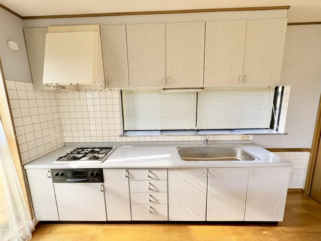 シンプルで収納力もある、使い勝手いいキッチンですね！