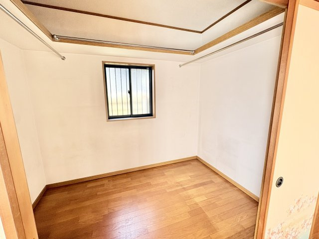 1階北側のウォークインクローゼット。