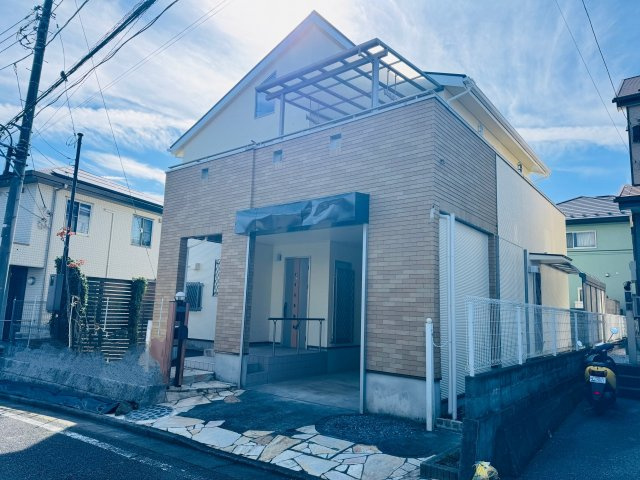 ～高尾駅11分・バス停徒歩2分　内外装リフォーム済　敷地62坪超のゆとりある邸宅です～