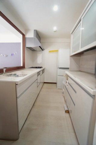 本画像は入居者様の家具をCGで消した画像であり、現況と異なる可能性がございます。
