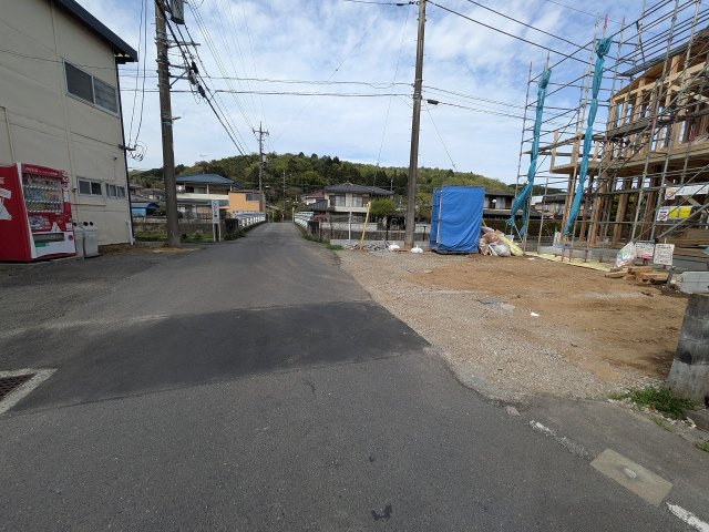 ～西側4ｍ道路に面しています～