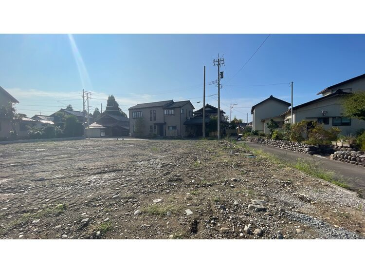 敷地内から