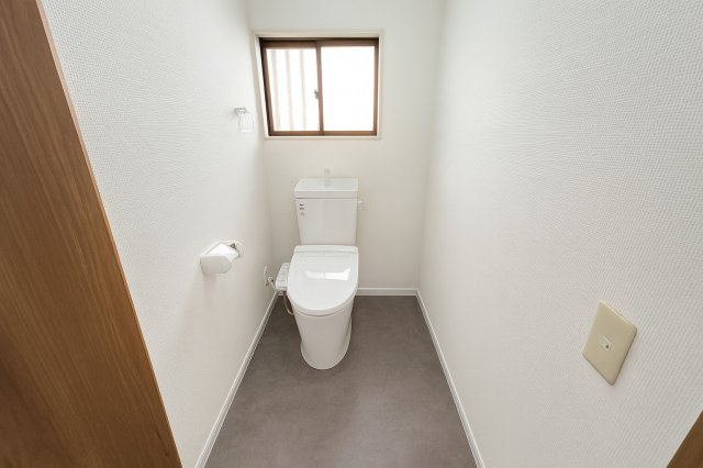 ゆったりとした空間のトイレです