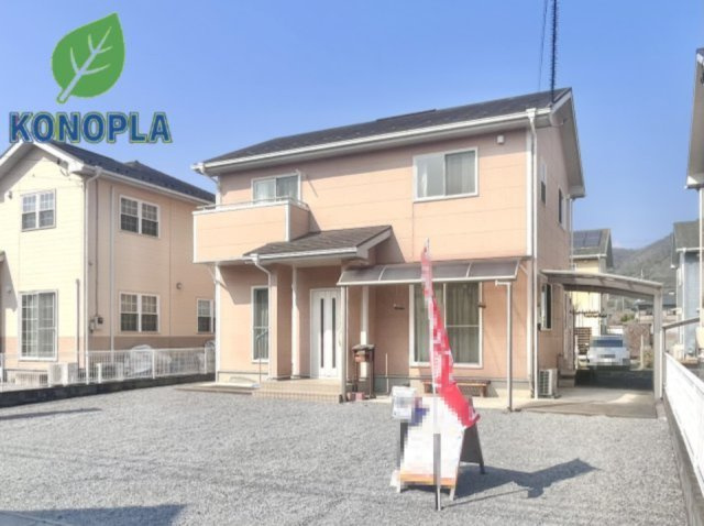 ■外観｜南西側のお庭なので暗くなりがちな夕方も明るい印象にしてくれます♪道路から離れたお庭なのでお様が外で遊ぶ際も安心です♪リビングからお庭が見える子育て世帯にも嬉しい設計です♪　
